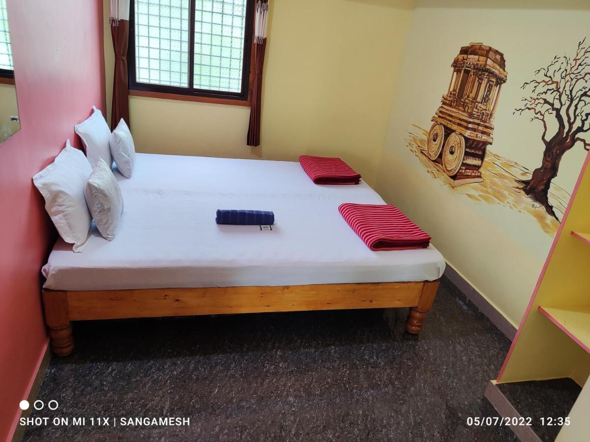 Vaibhav Home Stay Hampi Ngoại thất bức ảnh